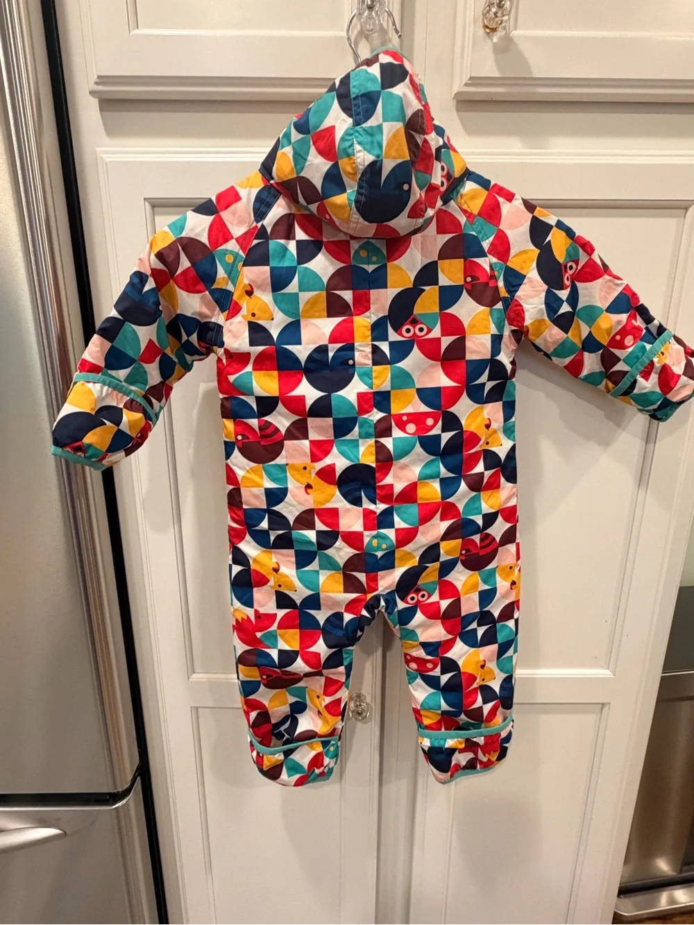 Patagonia Baby Reversible Puff-Ball Bunting – Colorful Bird Print - 6-12 months